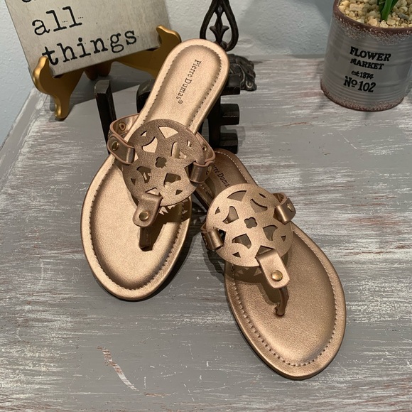 ROSE GOLD ornate thong sandals Pierre Dumas NIB 6 6.5 7 7.5 8 8.5 9 10 M width - Picture 14 of 14